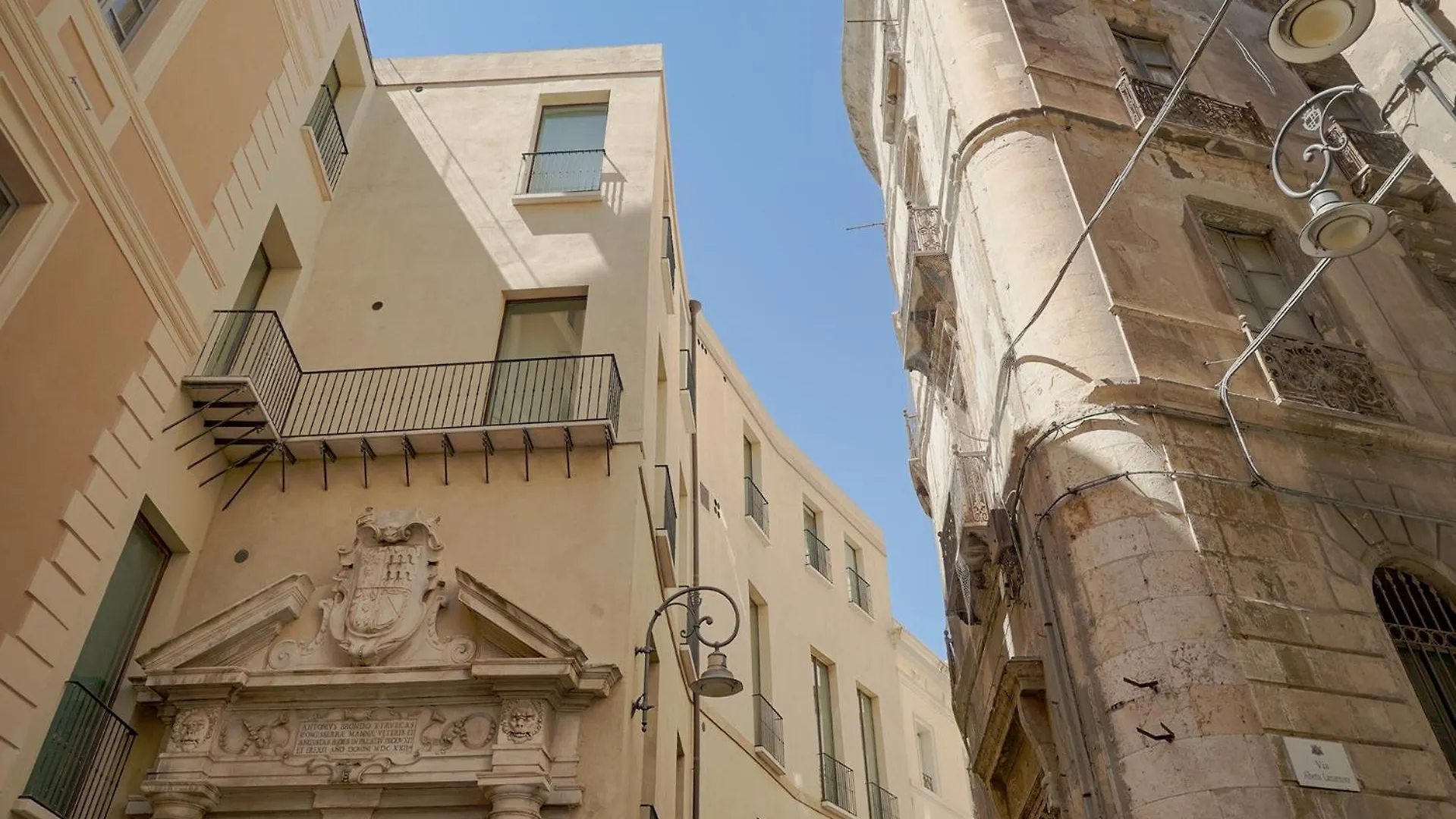 Rubino, Junior Suite Con Vasca Idromassaggio Nel Centro Storico Di Cagliari Italy